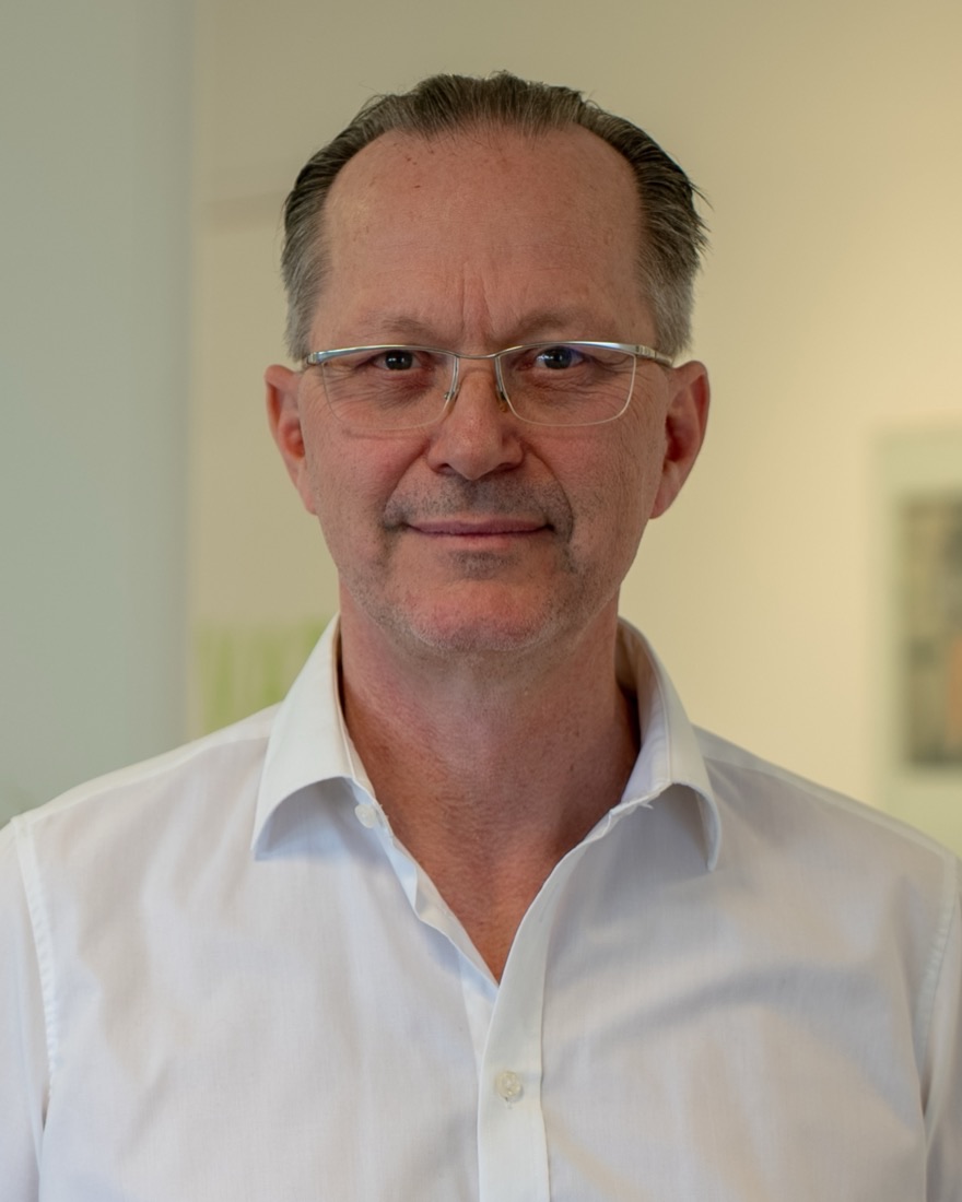 Dr. Robert Waditschatka